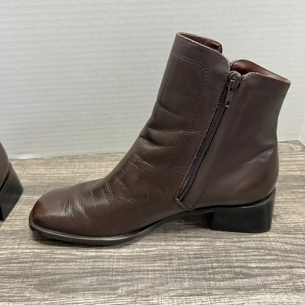Bruno Valenti Romy Ankle Boot 8.5 Brown Leather Square Toe‎ Block Heel Zippers
